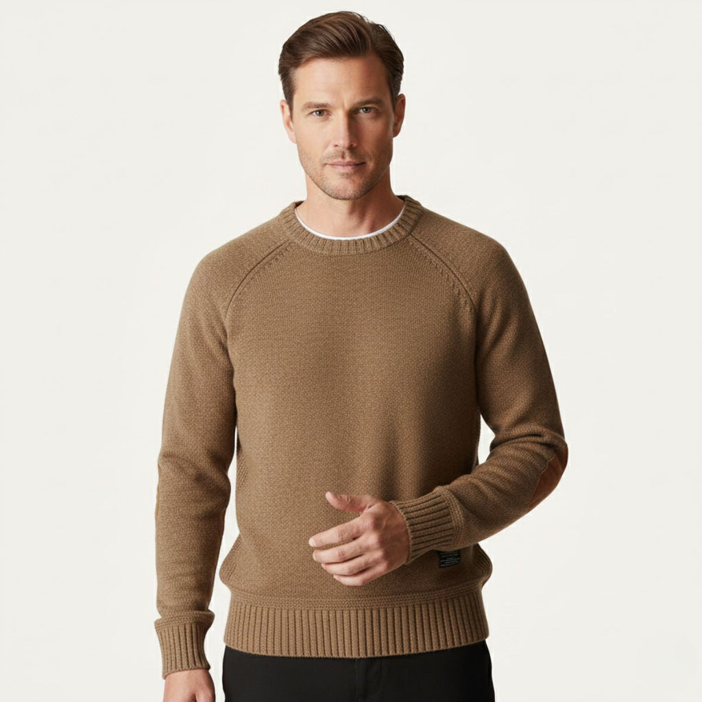 Men’s oversized knit sweater in brown with ribbed crew neck and long sleeves