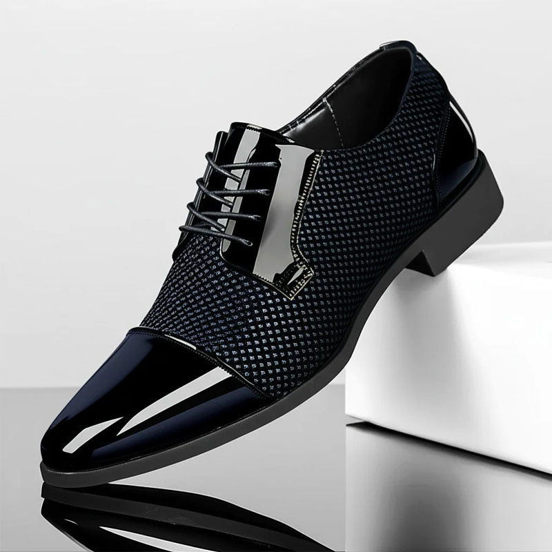 Lace-up dress shoes in navy blue with micro-dotted fabric and glossy pointed toe